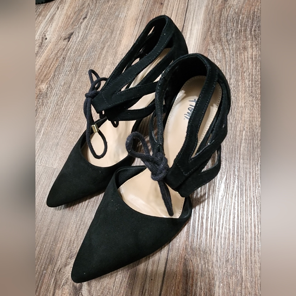 Women's Fioni Black Quarter Heel Size Eight in a Half